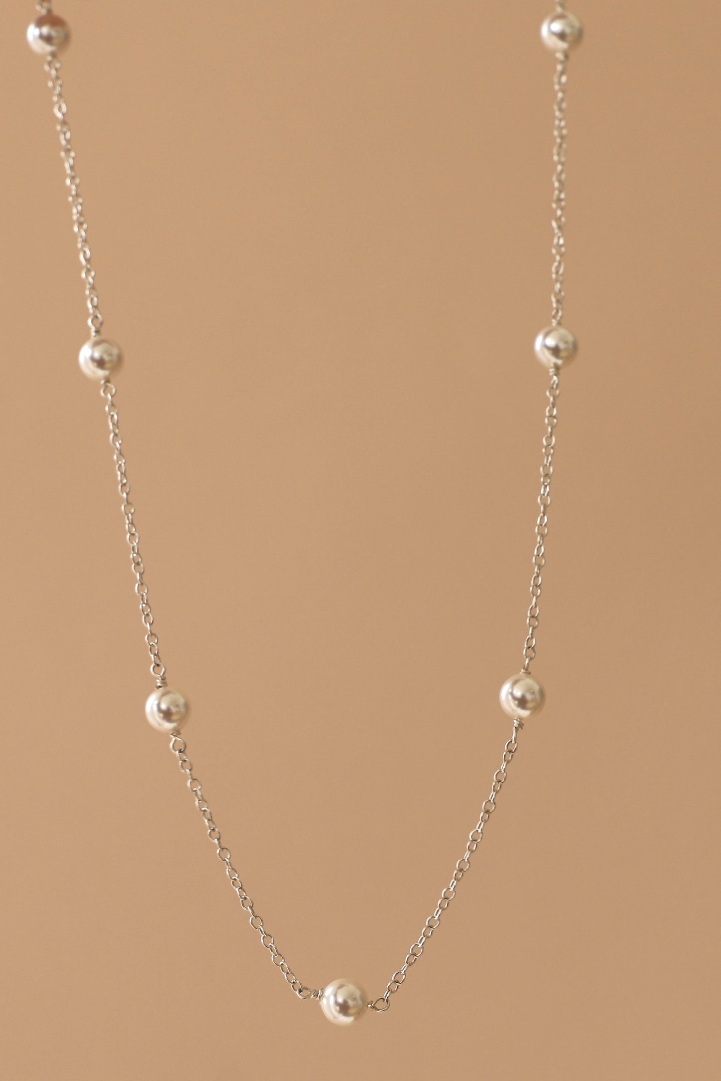 SILVER PEARL STATION NECKLACE
