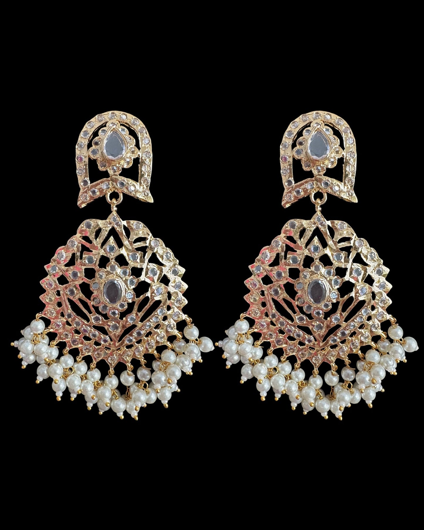 DER744  Jiera gold plated  earrings in pearls  (  READY TO SHIP )
