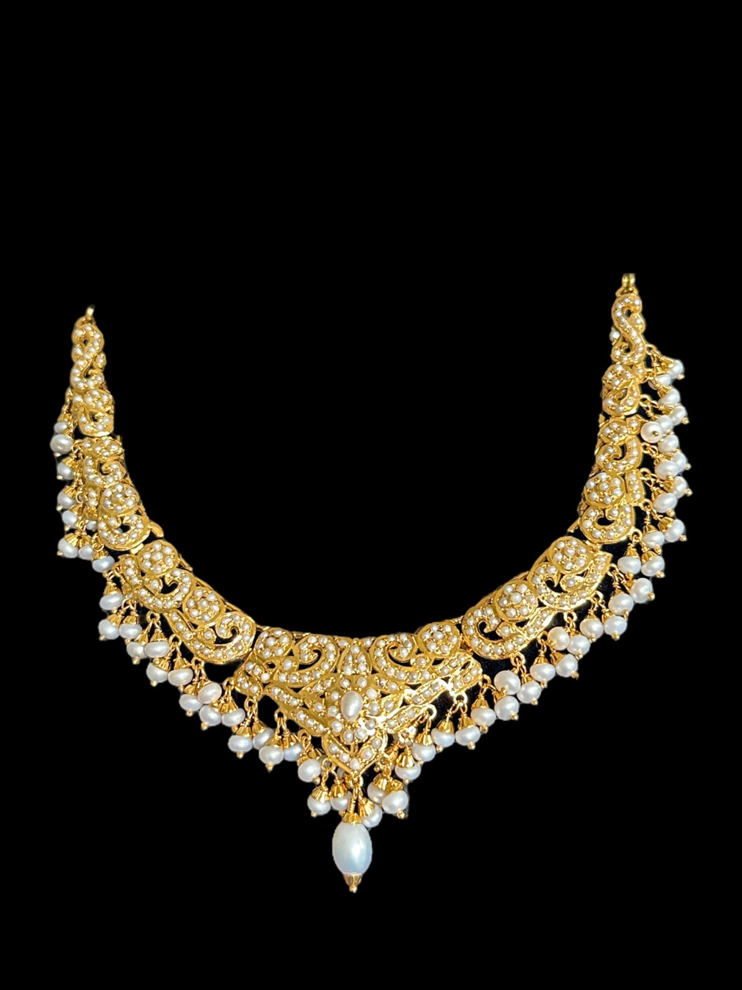 Fresh water pearl necklace set in gold plated silver ( SHIPS IN 5 WEEKS )