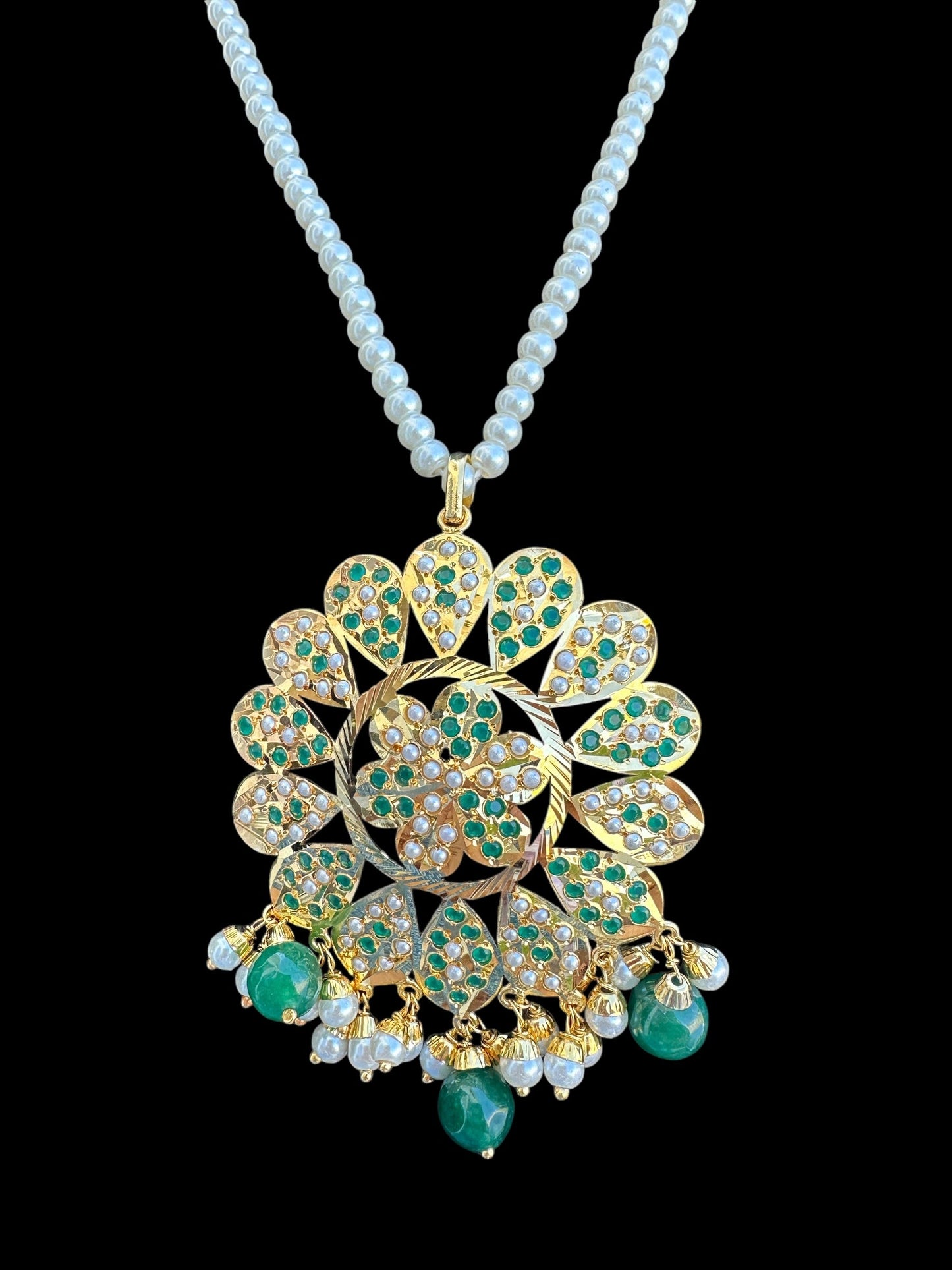 PS371  Kavya pendant set in green     ( READY TO SHIP)