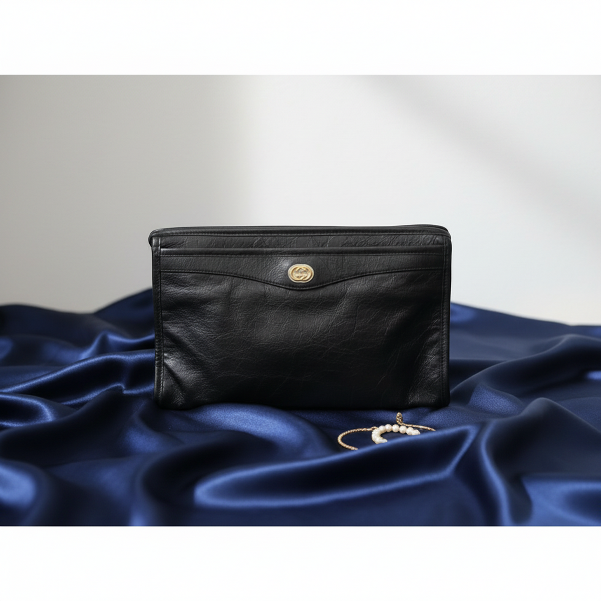 PRE-OWNED Gucci Interlocking · Leather Clutch