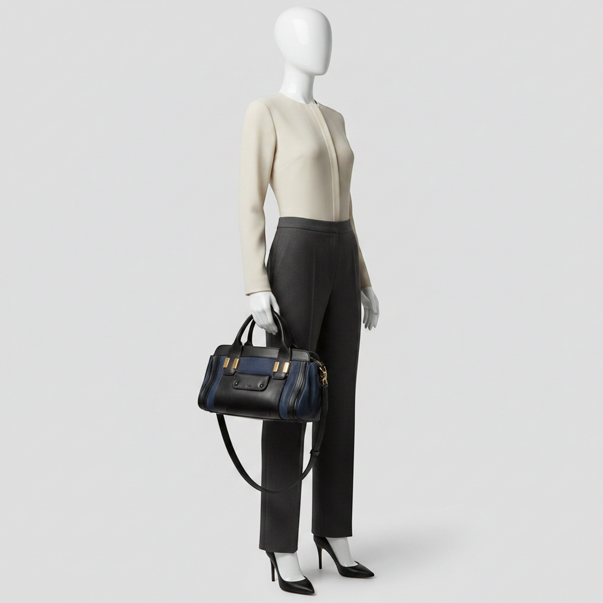 PRE-OWNED Chloé Alice · Leather