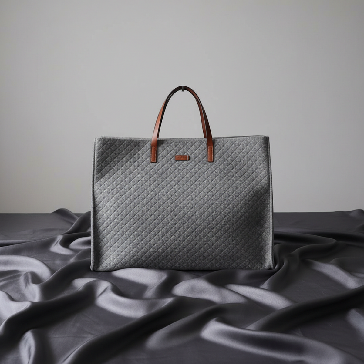 PRE-OWNED Gucci · Leather & Felt Tote