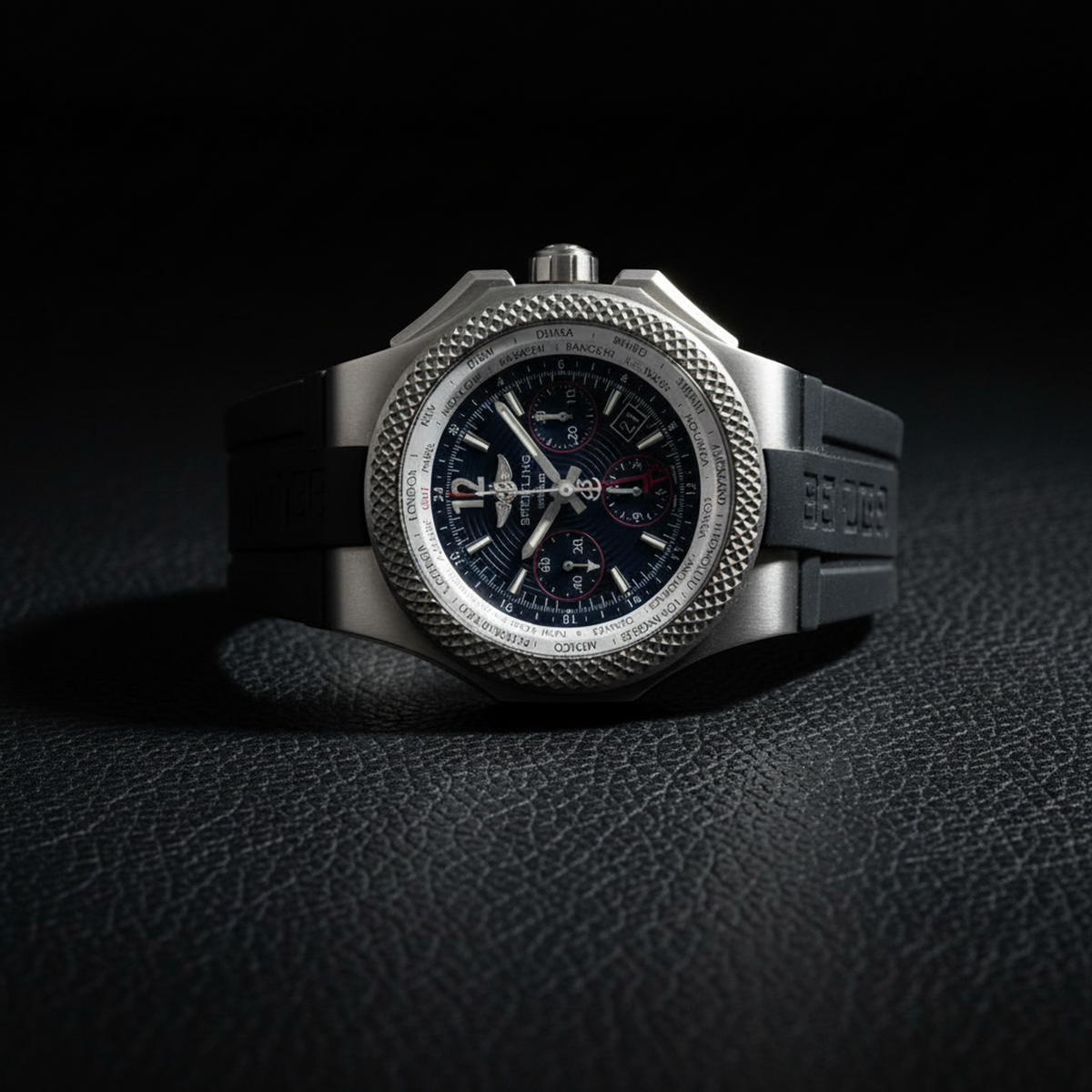 PRE-OWNED Breitling Bentley GMT · Light Body · Titanium