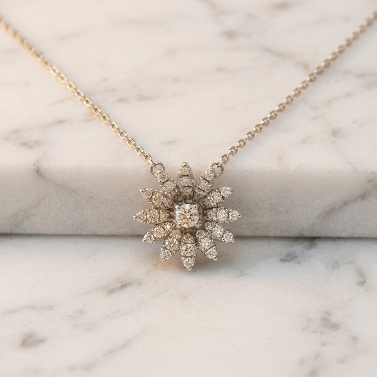 PRE-OWNED Gucci Flora · Diamond · 18K White Gold