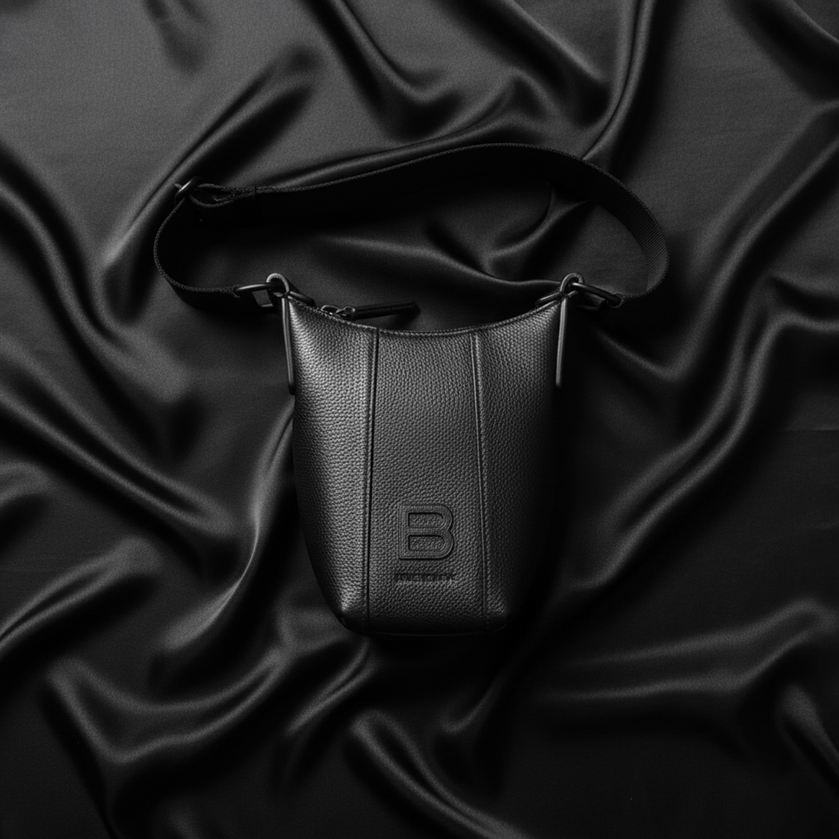 PRE-OWNED Balenciaga Hourglass · Leather Pouch