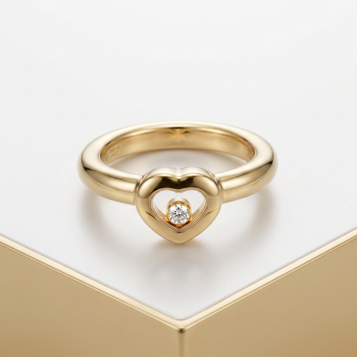 PRE-OWNED Chopard Happy Diamonds · 18K Yellow Gold Size 5.5
