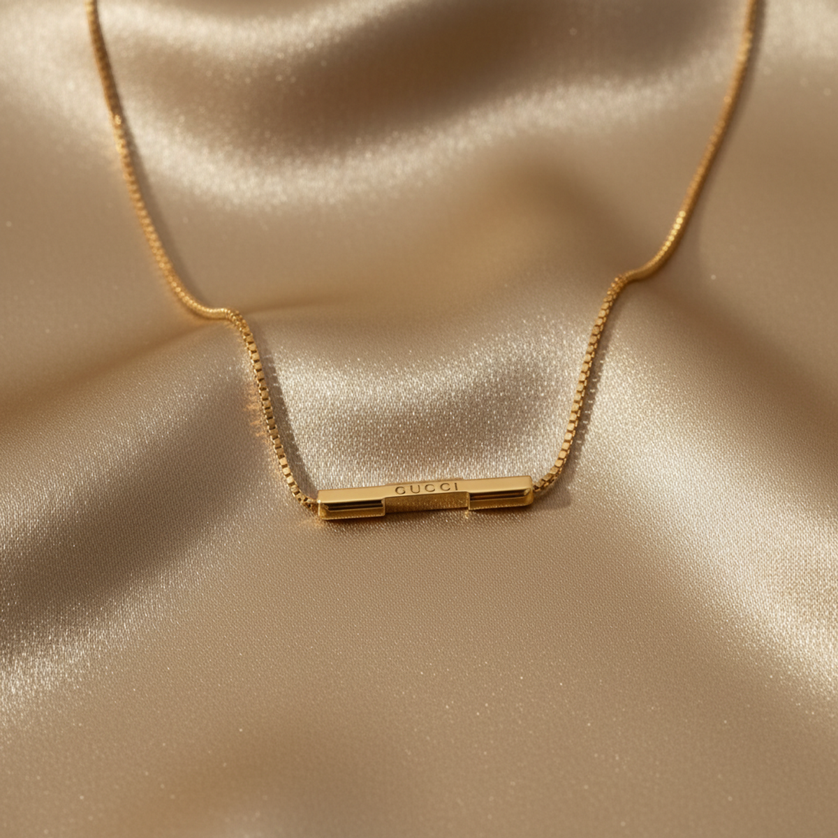 PRE-OWNED Gucci Link to Love · Rose Gold