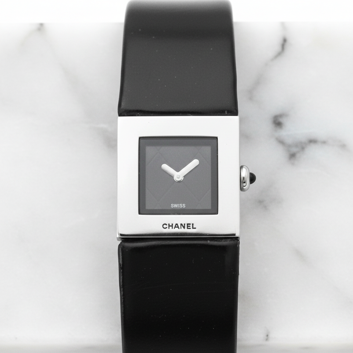 PRE-OWNED Chanel Matelasse · Steel · Quartz