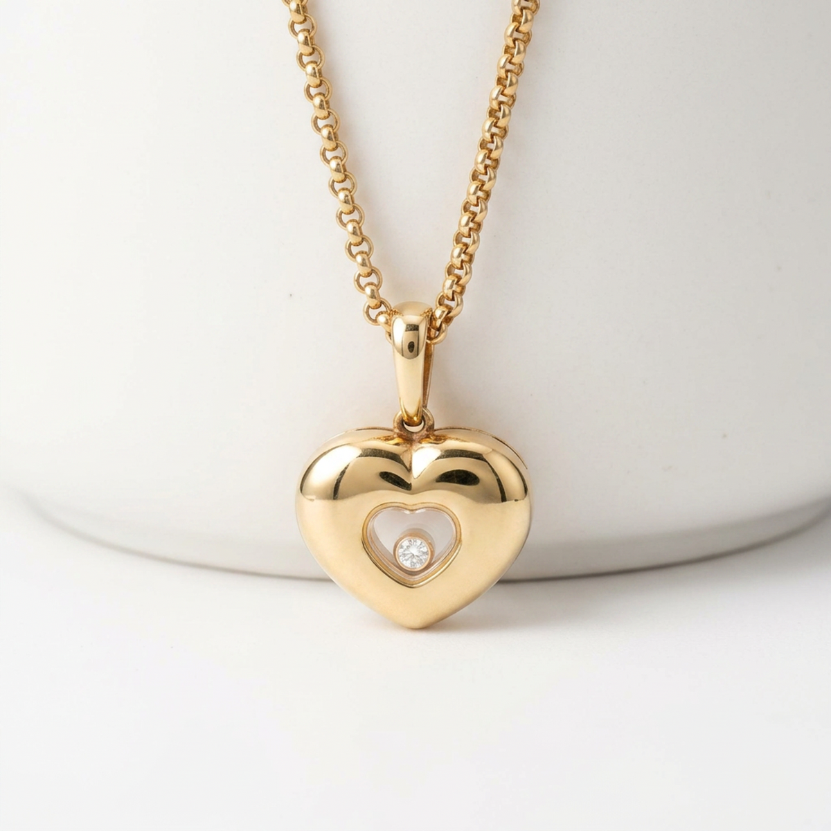PRE-OWNED Chopard Happy Diamonds Heart · 18K Yellow Gold