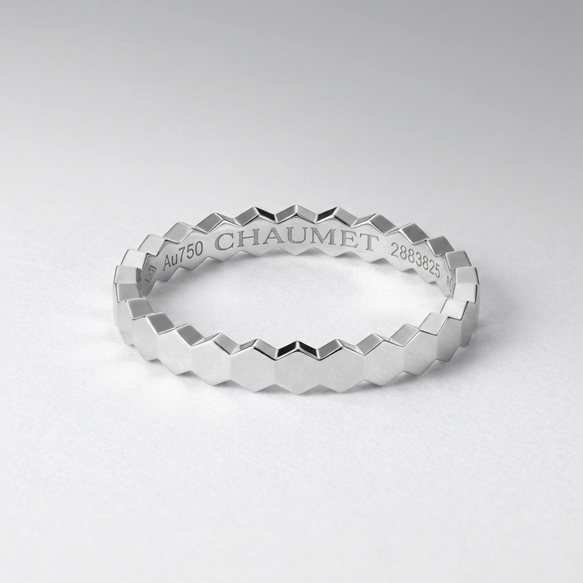PRE-OWNED Chaumet Be My Love · 18K White Gold Size 9