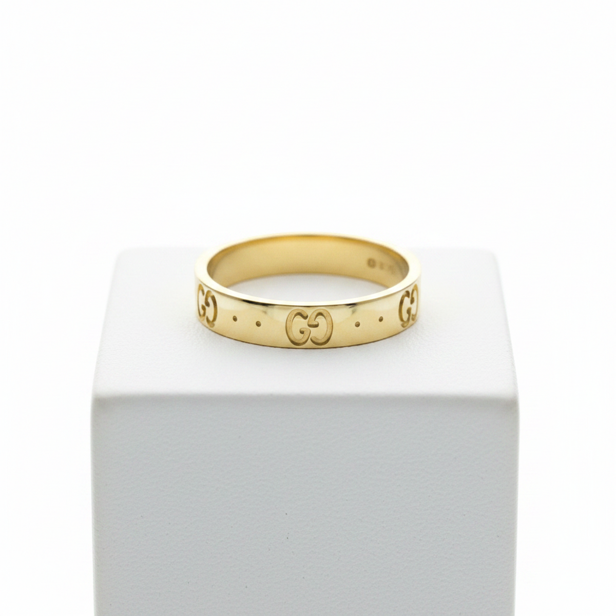 PRE-OWNED Gucci Icon · 18K Yellow Gold Size 8.75