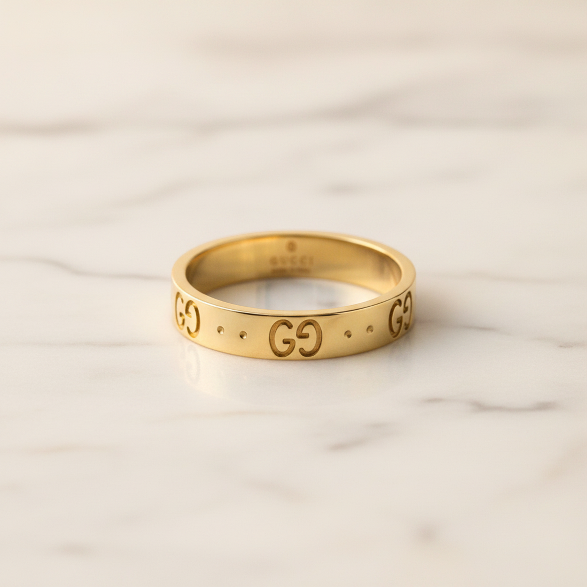 PRE-OWNED Gucci Icon · 18K Yellow Gold Size 8