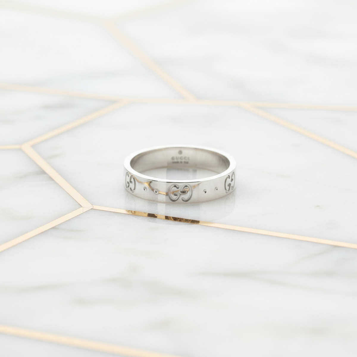 PRE-OWNED Gucci Icon · 18K White Gold Size 8.75