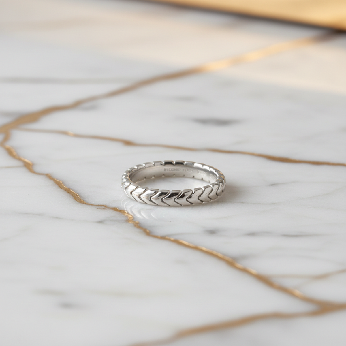 PRE-OWNED Bvlgari Spiga · Platinum