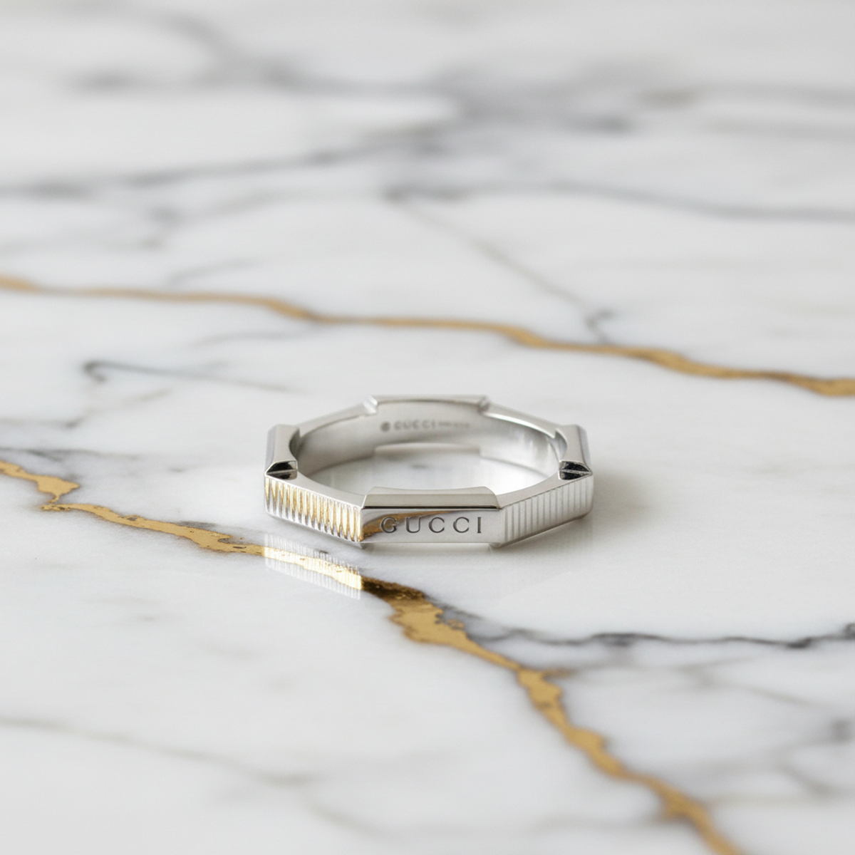 PRE-OWNED Gucci Link to Love · 18K White Gold Size 8.25