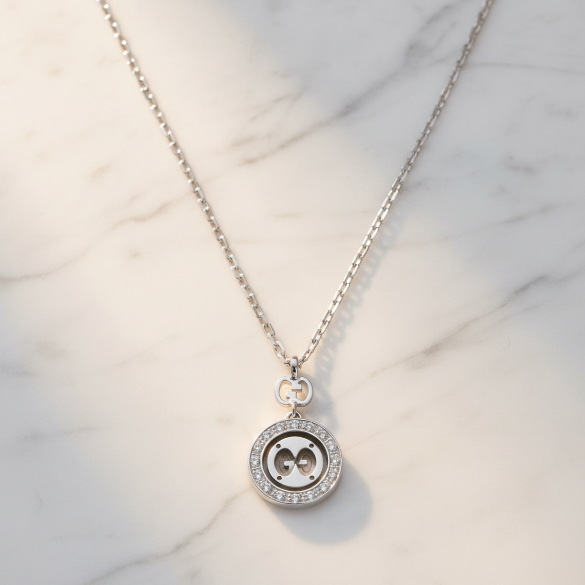 PRE-OWNED Gucci Icon · 18K White Gold · Diamond