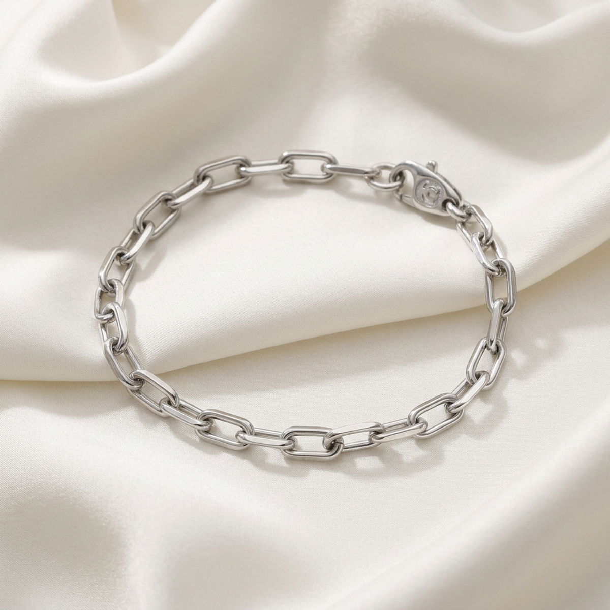 PRE-OWNED Cartier Spartacus · 18K White Gold