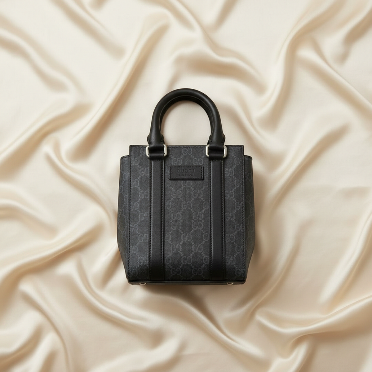 PRE-OWNED Gucci · GG Supreme Shoulder Bag