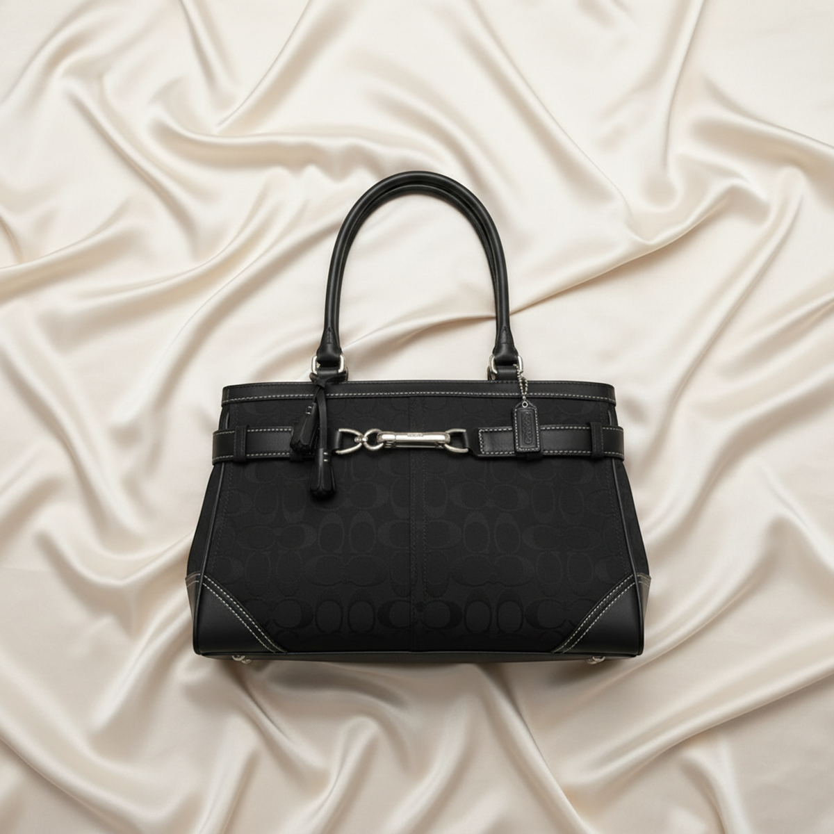 PRE-OWNED Coach Hamptons · Large Carryall Tote