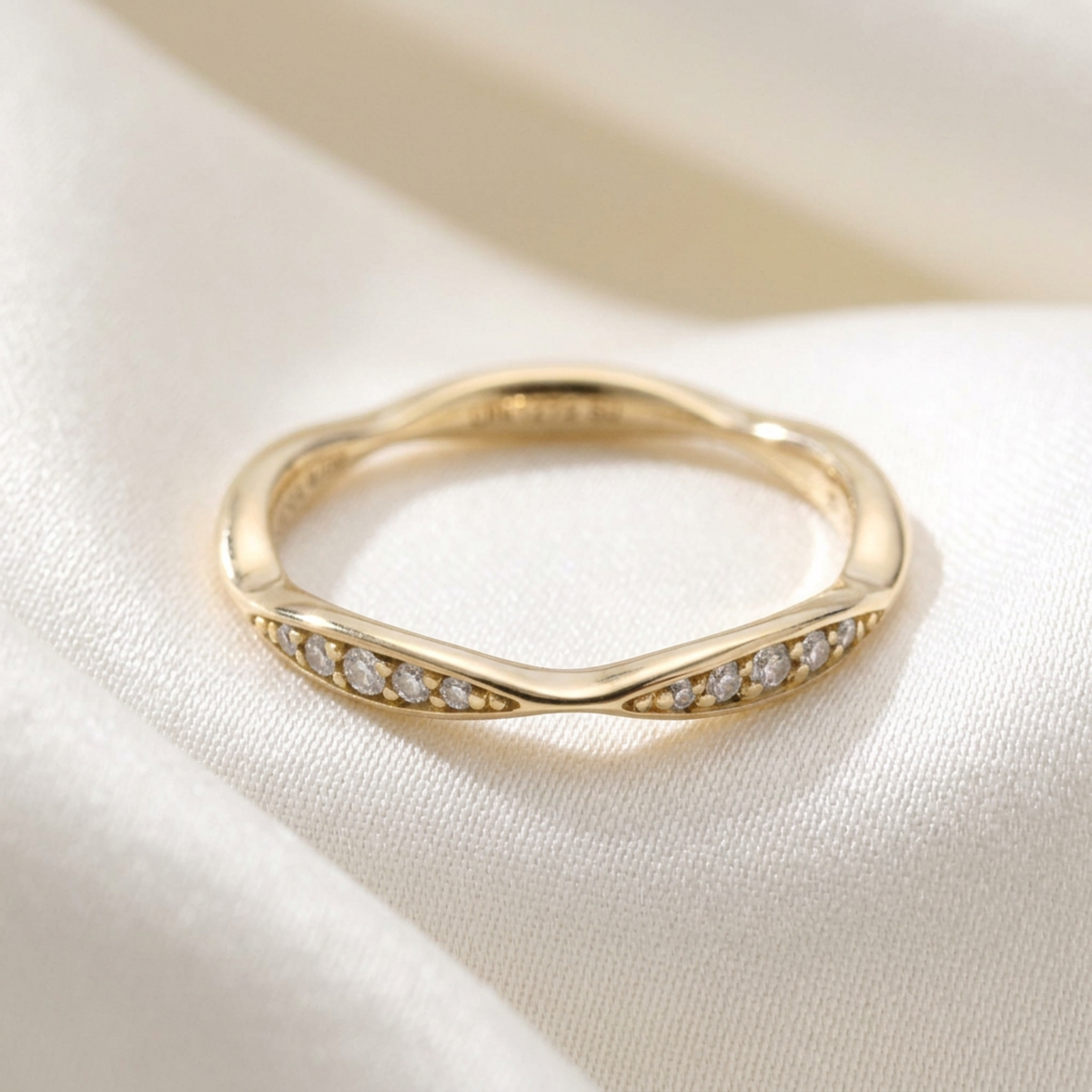 PRE-OWNED Chanel Camellia · Diamond · Rose Gold Size 5.25