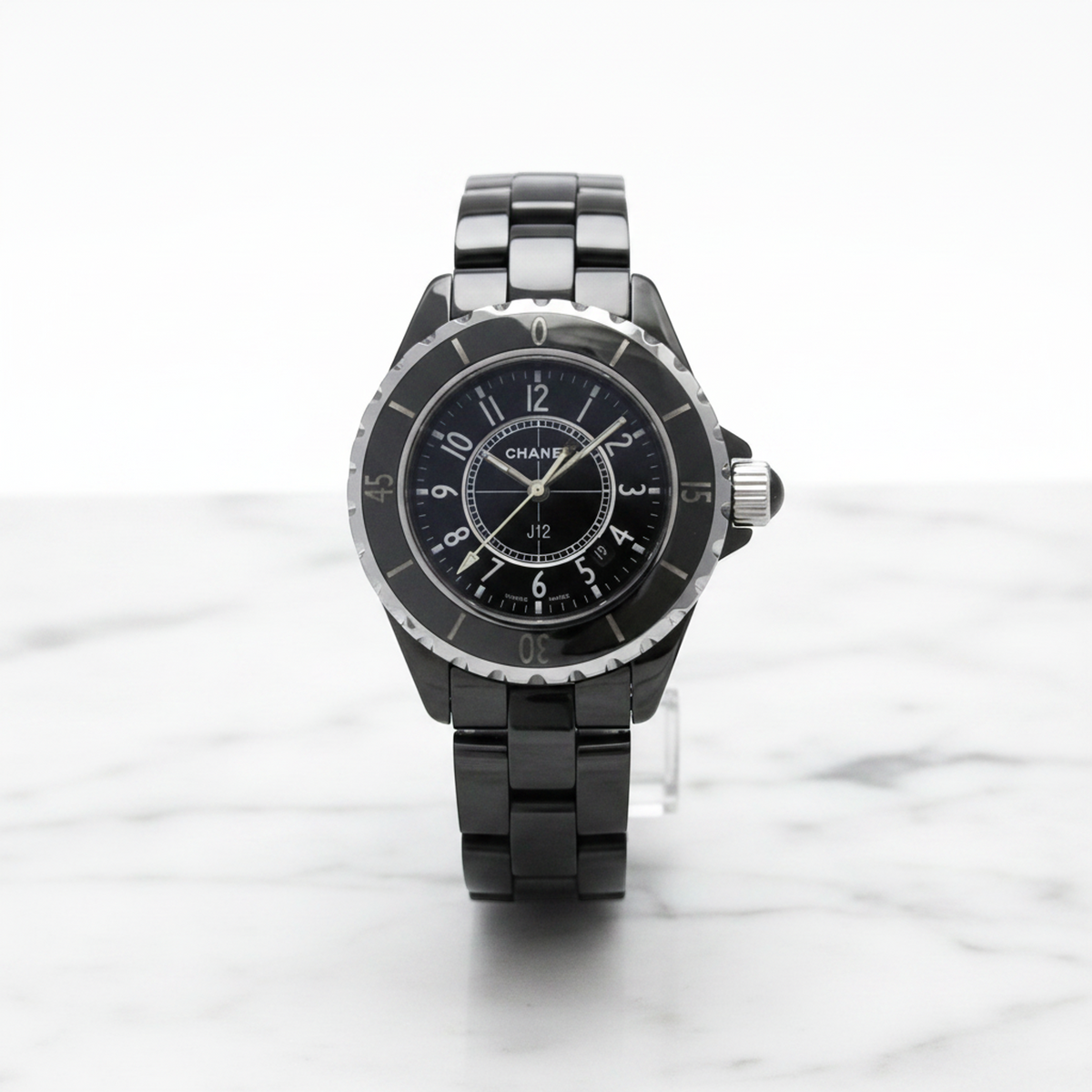 PRE-OWNED Chanel J12 · Ceramic · Quartz