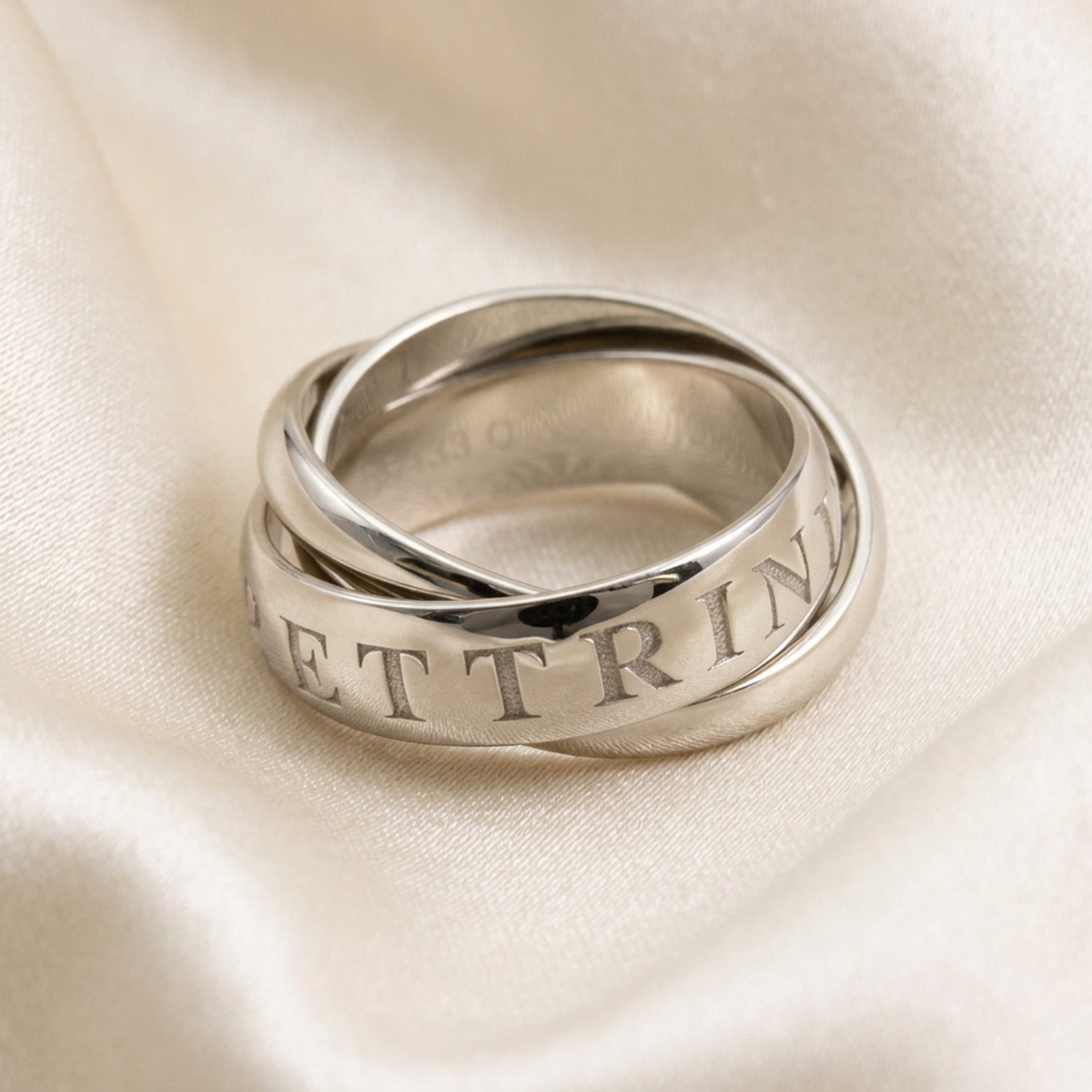 PRE-OWNED Cartier Trinity · Christmas Edition · 18K White Size 5.75