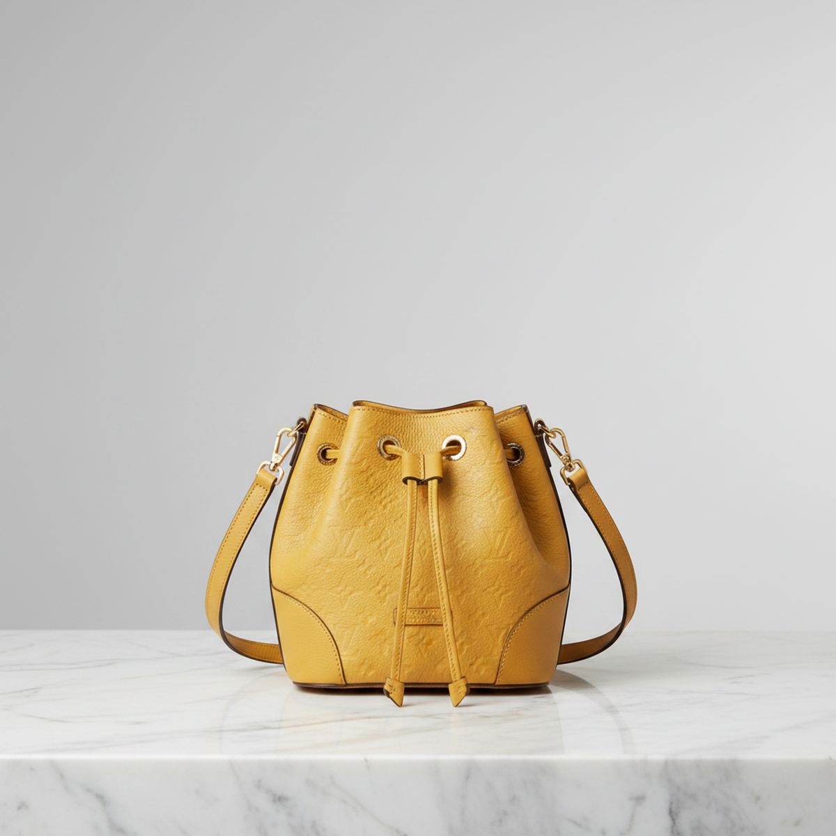 PRE-OWNED Gucci Bright Diamante · Leather Handbag
