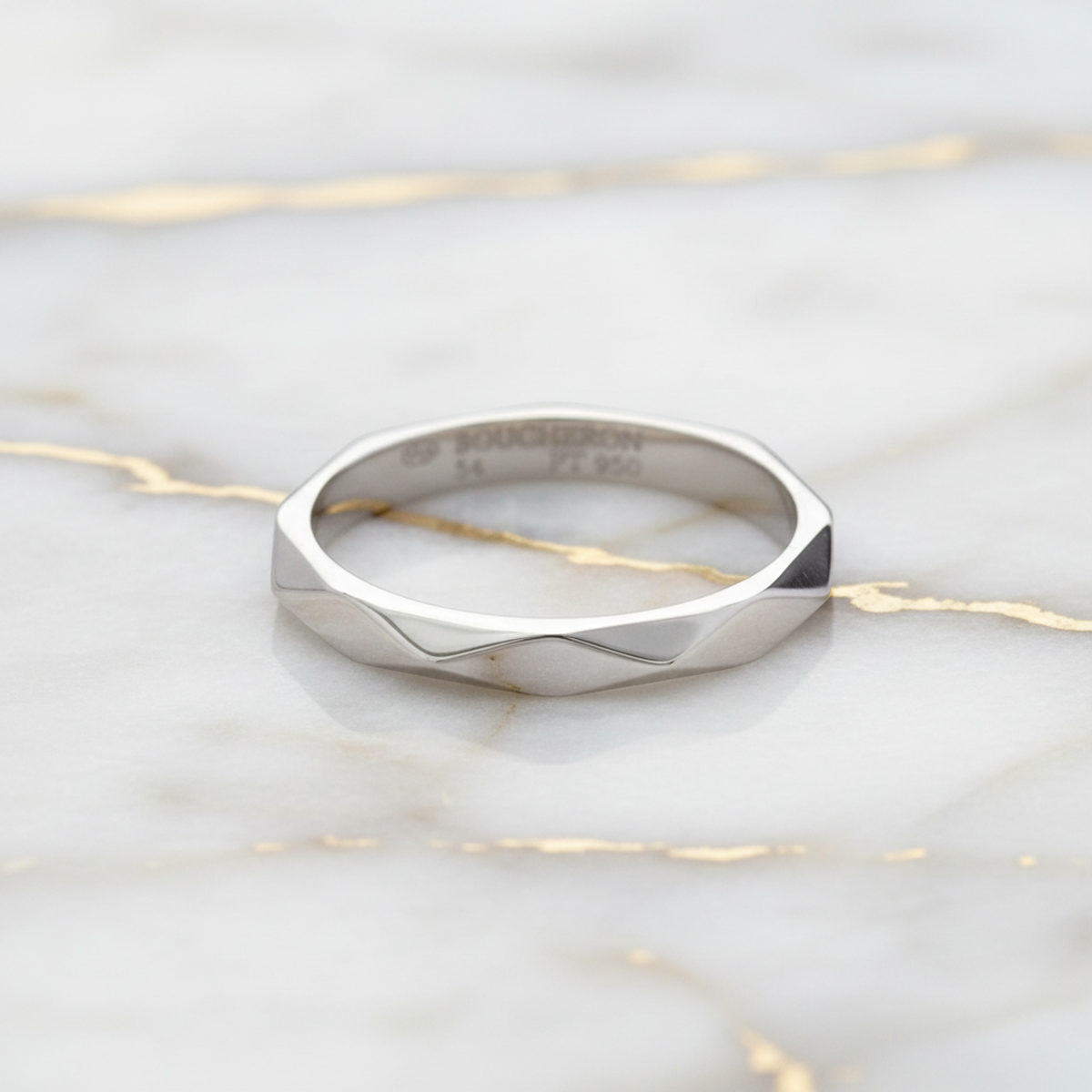 PRE-OWNED Boucheron Faceted · Platinum