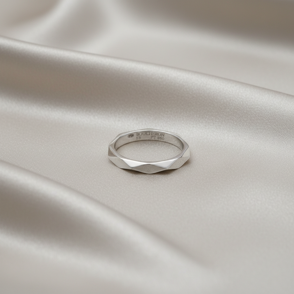 PRE-OWNED Boucheron Faceted · Platinum