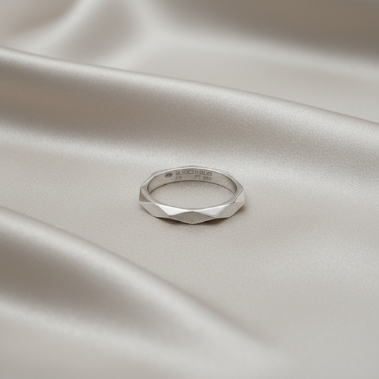 PRE-OWNED Boucheron Faceted · Platinum
