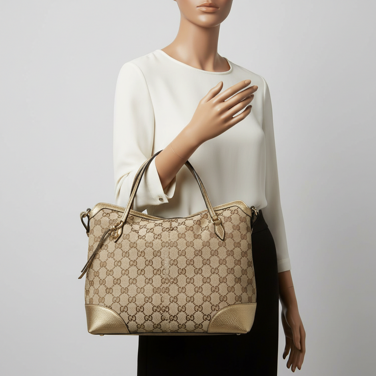 PRE-OWNED Gucci Bree · GG Canvas