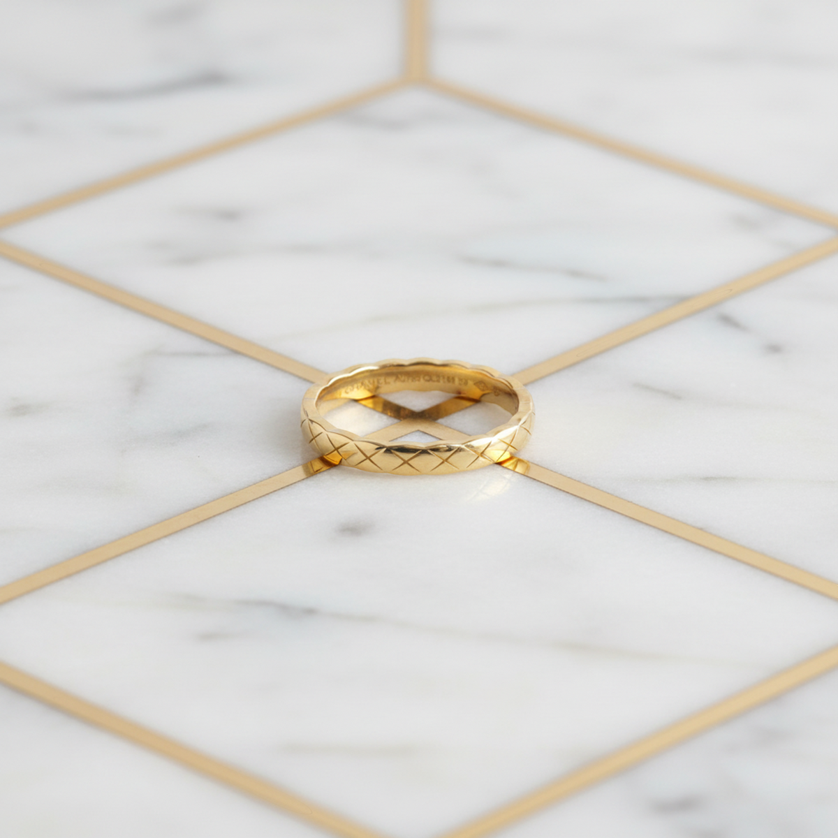 PRE-OWNED Chanel Coco Crush · 18K Yellow Gold Size 8.75