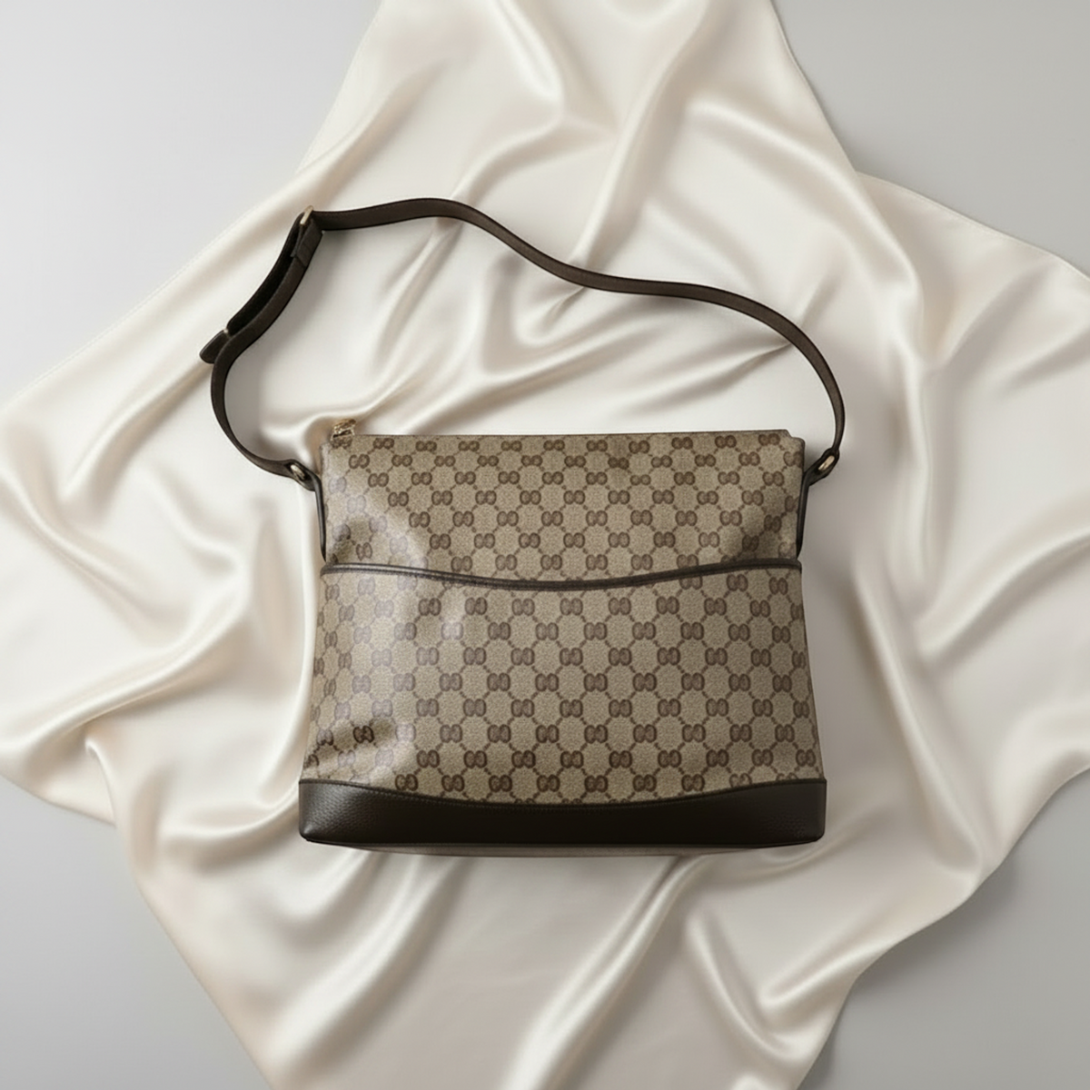 PRE-OWNED Gucci GG Crystal · Messenger