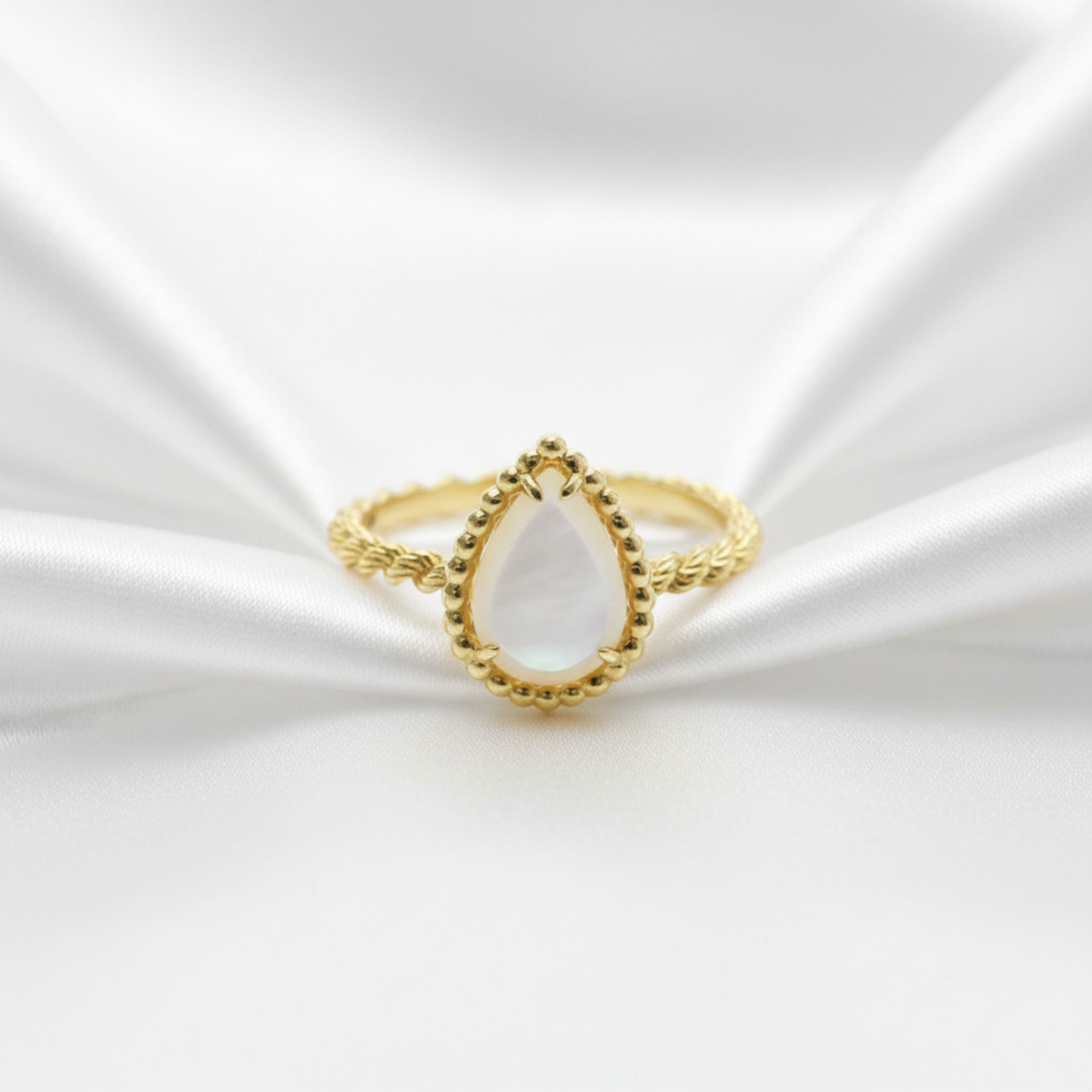 PRE-OWNED Boucheron Serpent Bohème · 18K Yellow Gold