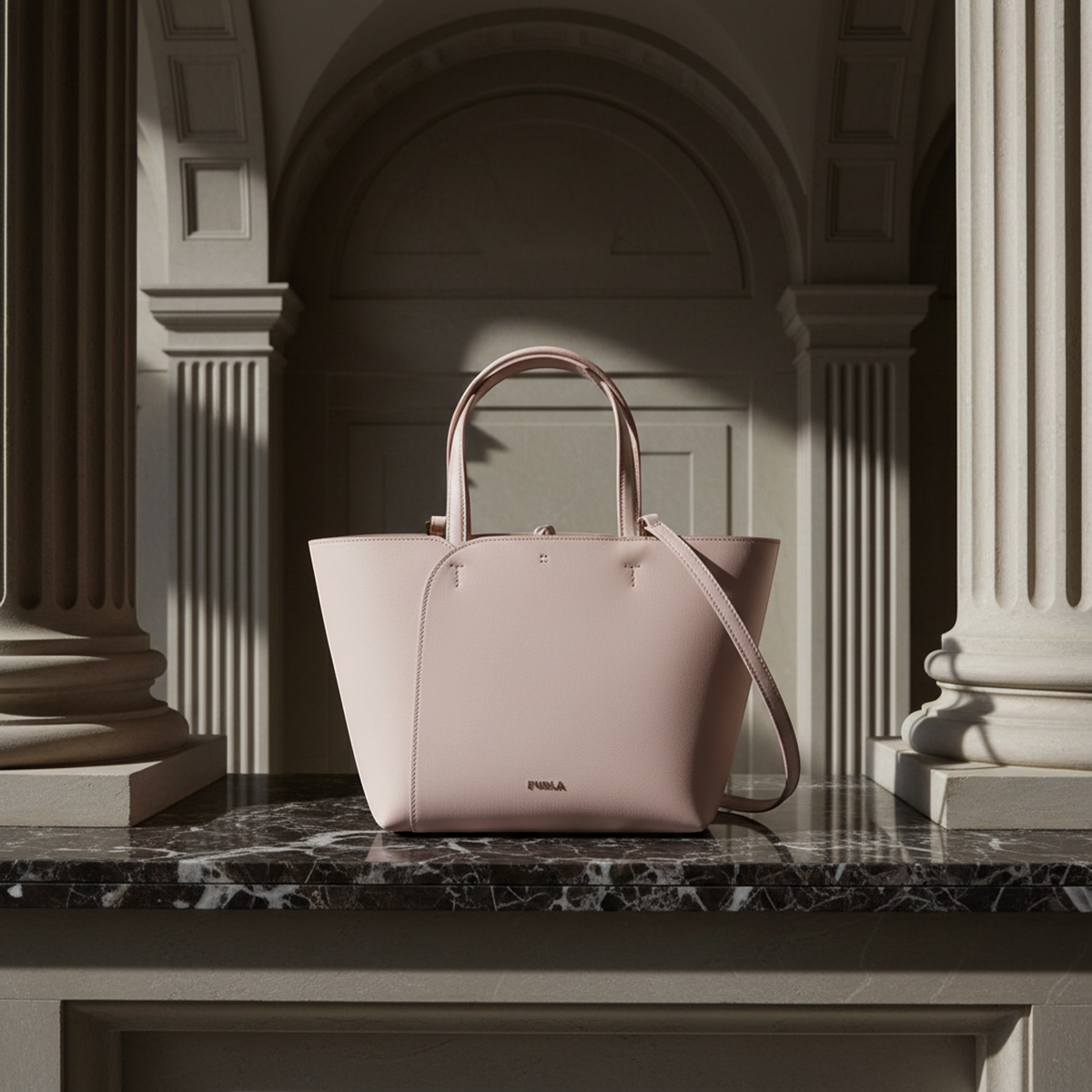 PRE-OWNED Furla Miadiva · Bucket Tote