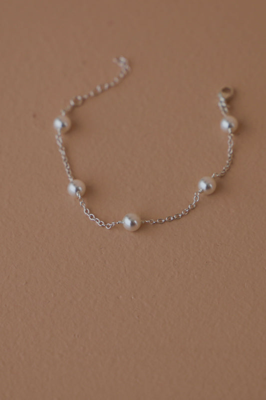 SILVER PEARL STATION BRACELET