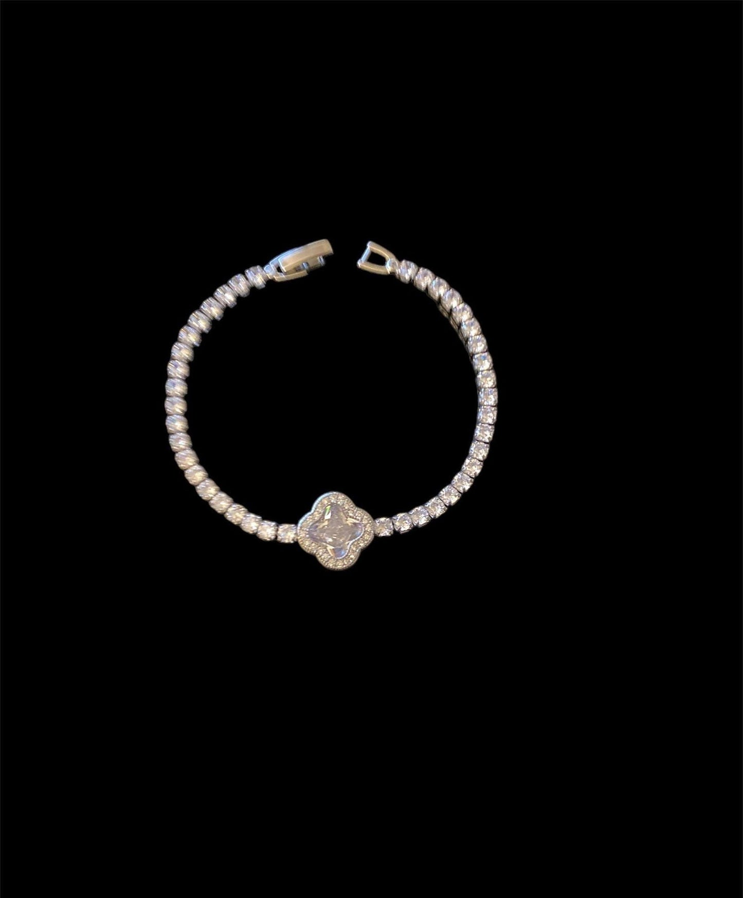 Elegant Crystal Clover Tennis Bracelet - Sparkling Sophistication