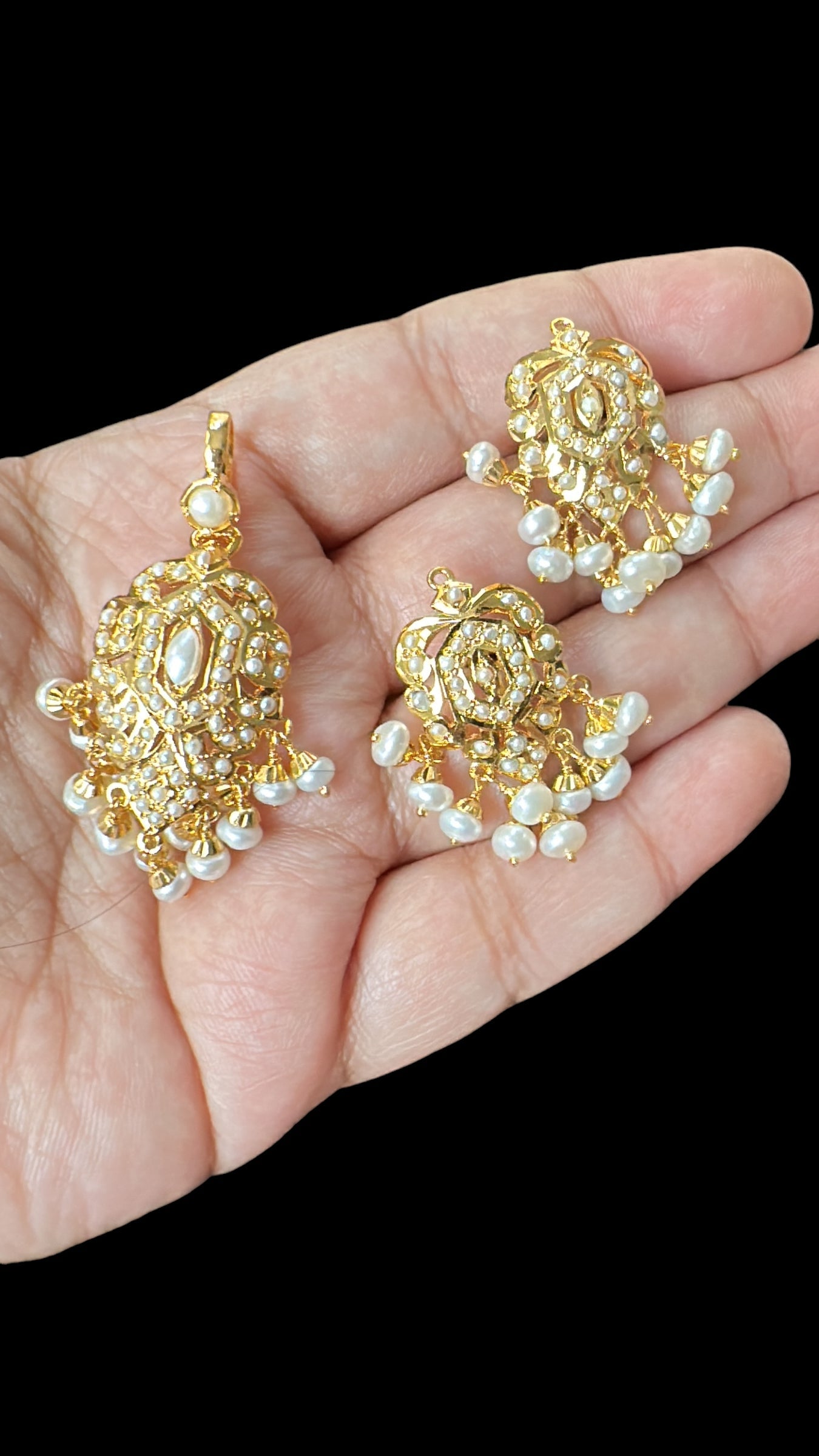 Gold plated jadau silver pendant set in fresh water pearls  ( SHIPS IN 5 WEEKS )