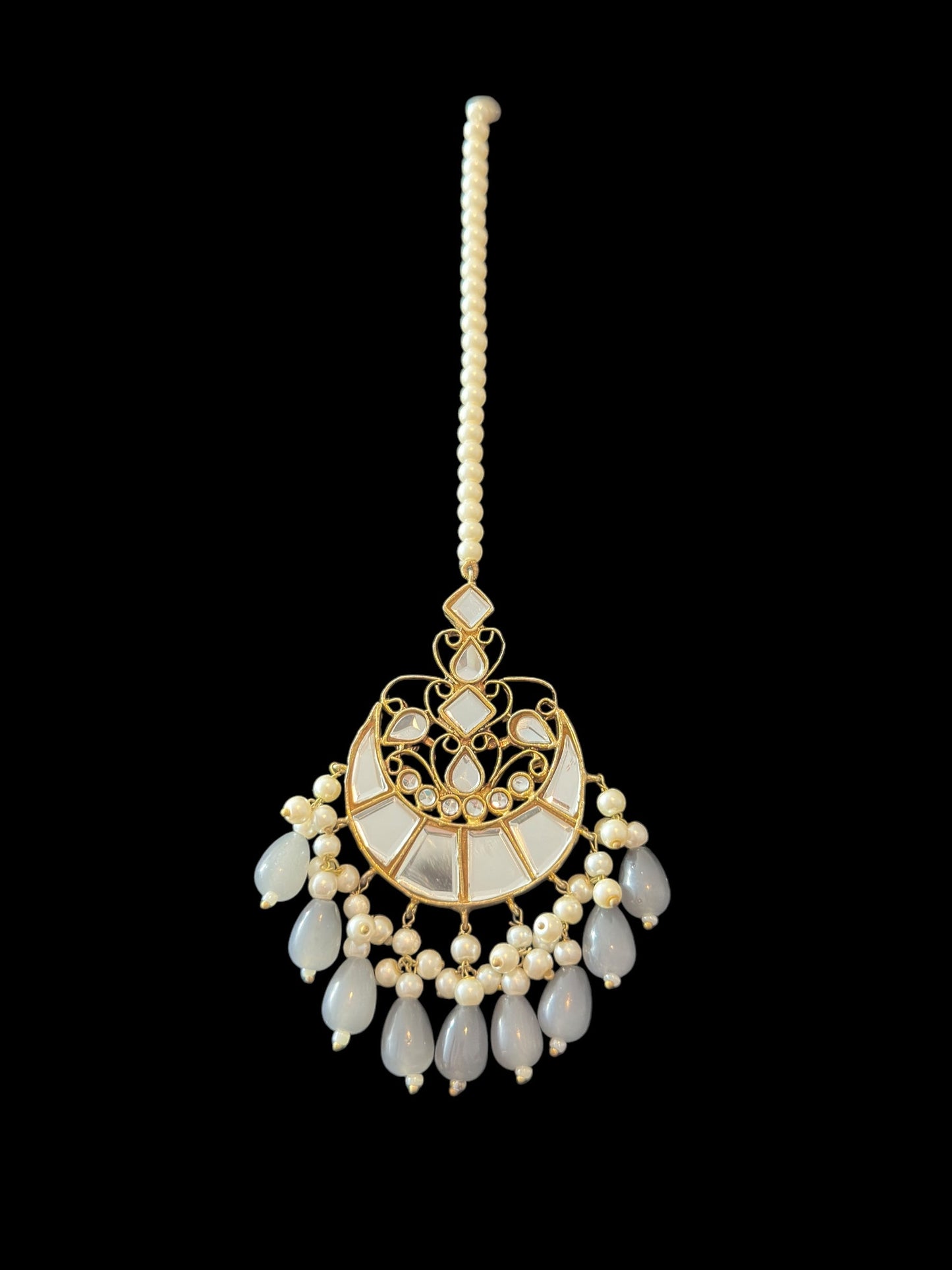 DJET76 Earrings tika in grey beads ( SHIPS IN 4 WEEKS  )