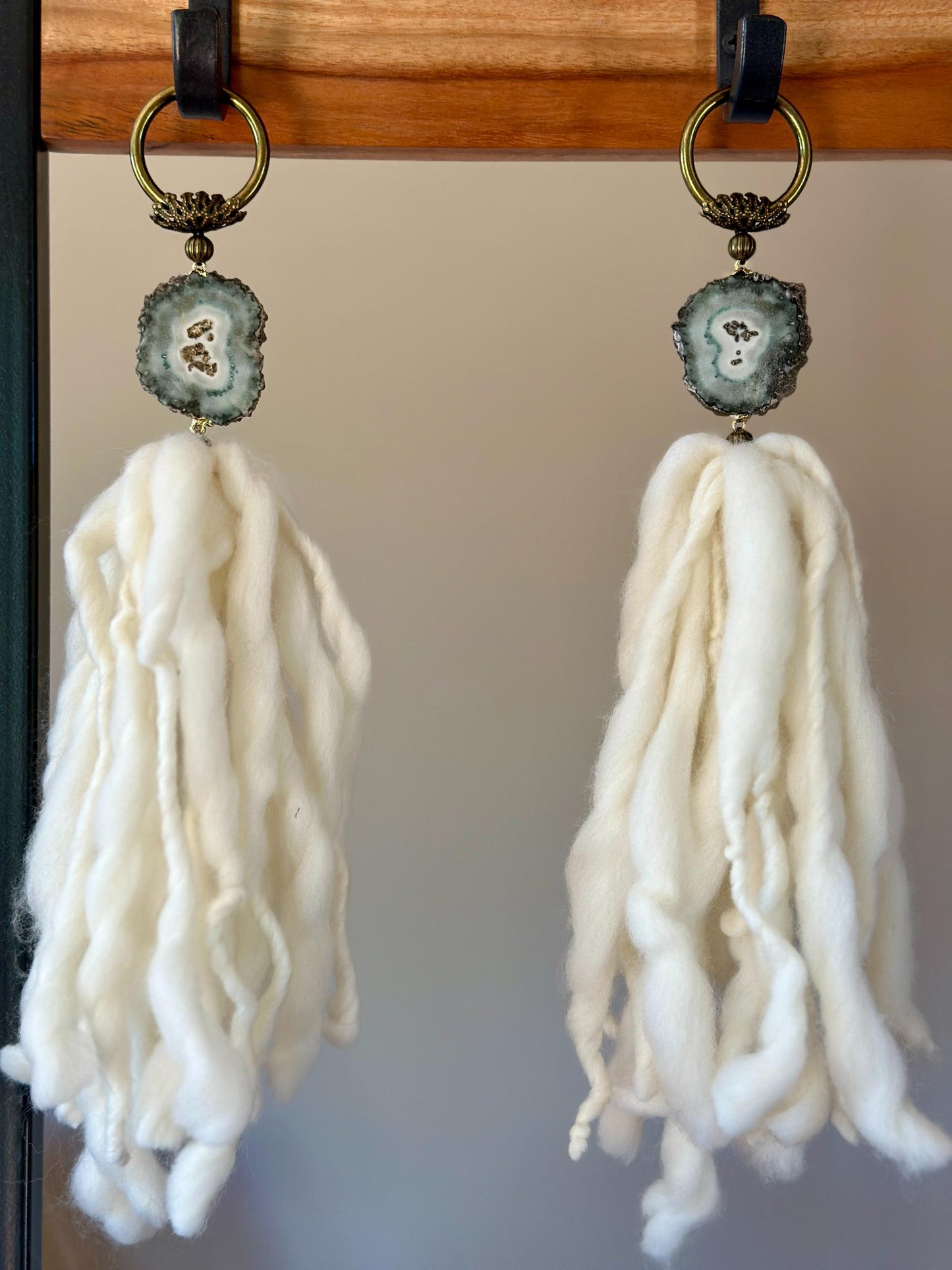 Merino Wool Garland with Stalactite Jasper, One of a kind decor piece, Natural Wall Hanging with Tassels, multiple uses Jasper Gift