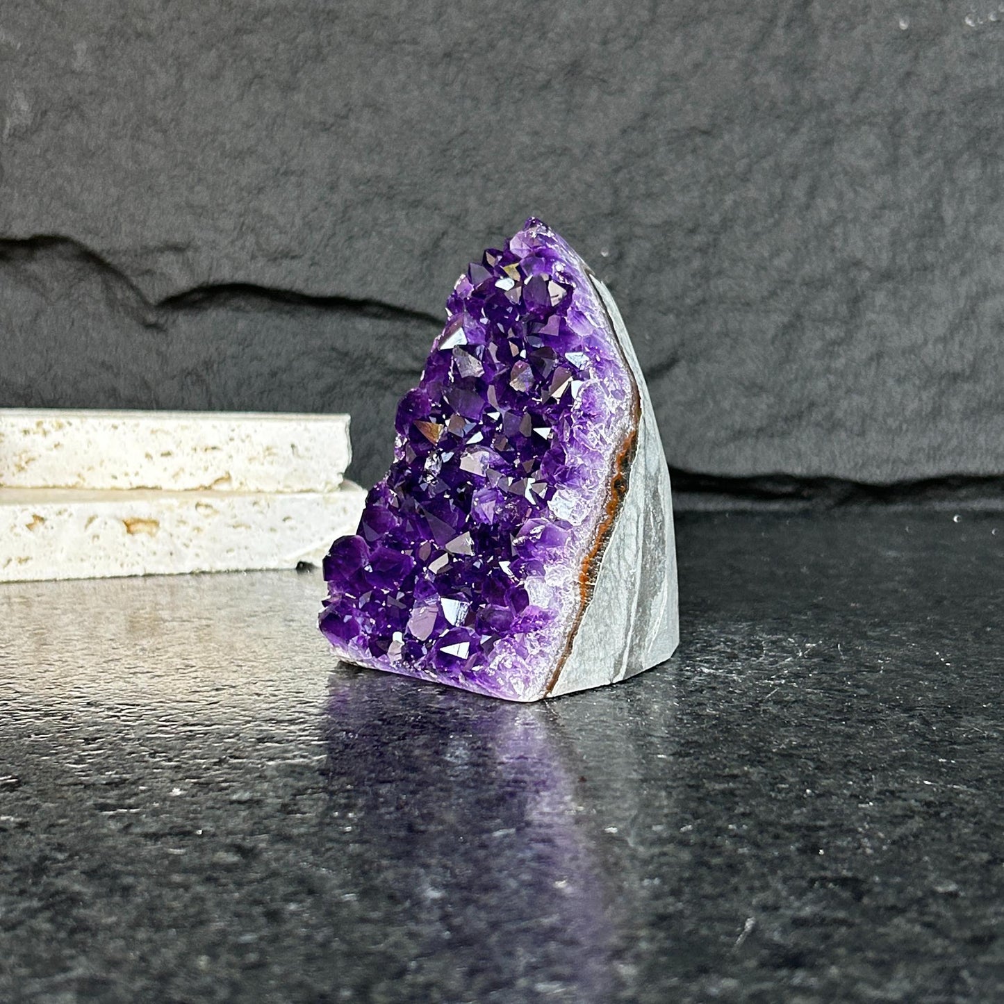 Amethyst with jasper and agate formations
