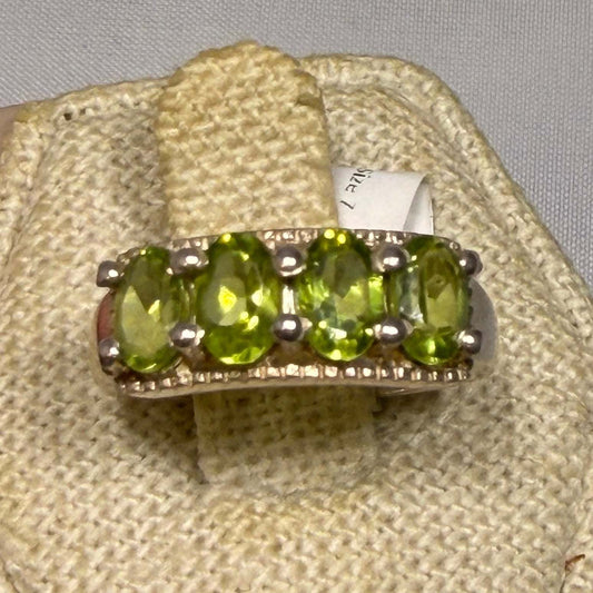 Peridot Ring Size 7 (03.4044)