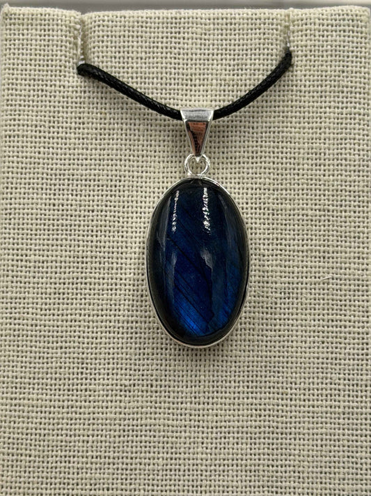 Sterling Silver Oval Labradorite Pendant
