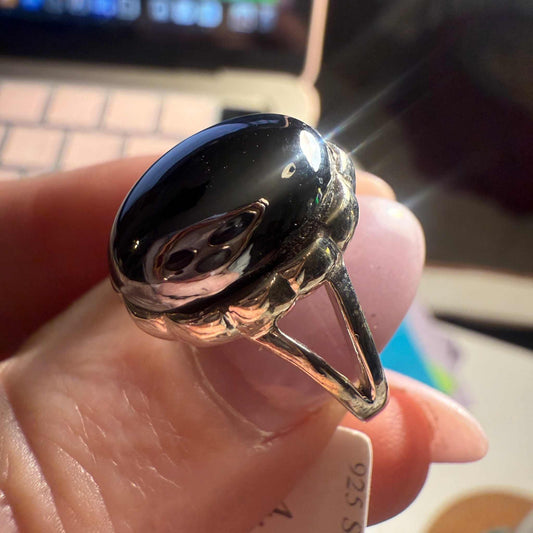 Sleek Oval Terahertz Split-Shoulder Ring