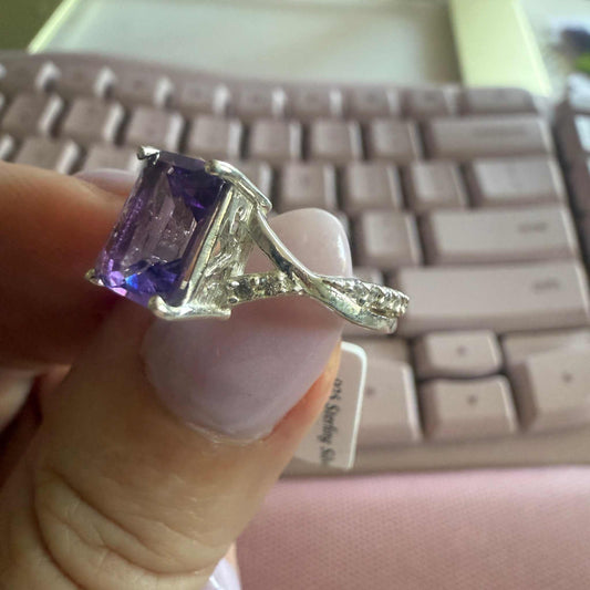 Sterling Silver Emerald-Cut Amethyst Ring – Twisted Diamond Band – Size 5 – Calm, Clarity & Spiritual Elegance