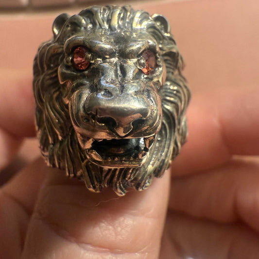 Sterling Silver Lion Ring with Garnet Eyes – Size 12