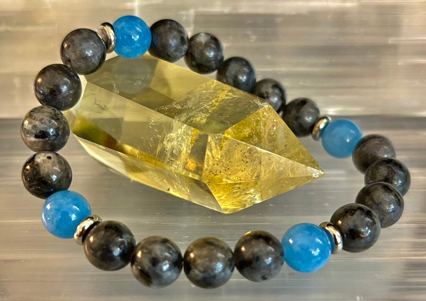 Black Labradorite & Aquamarine Beaded Bracelet – Protection, Calm & Clarity