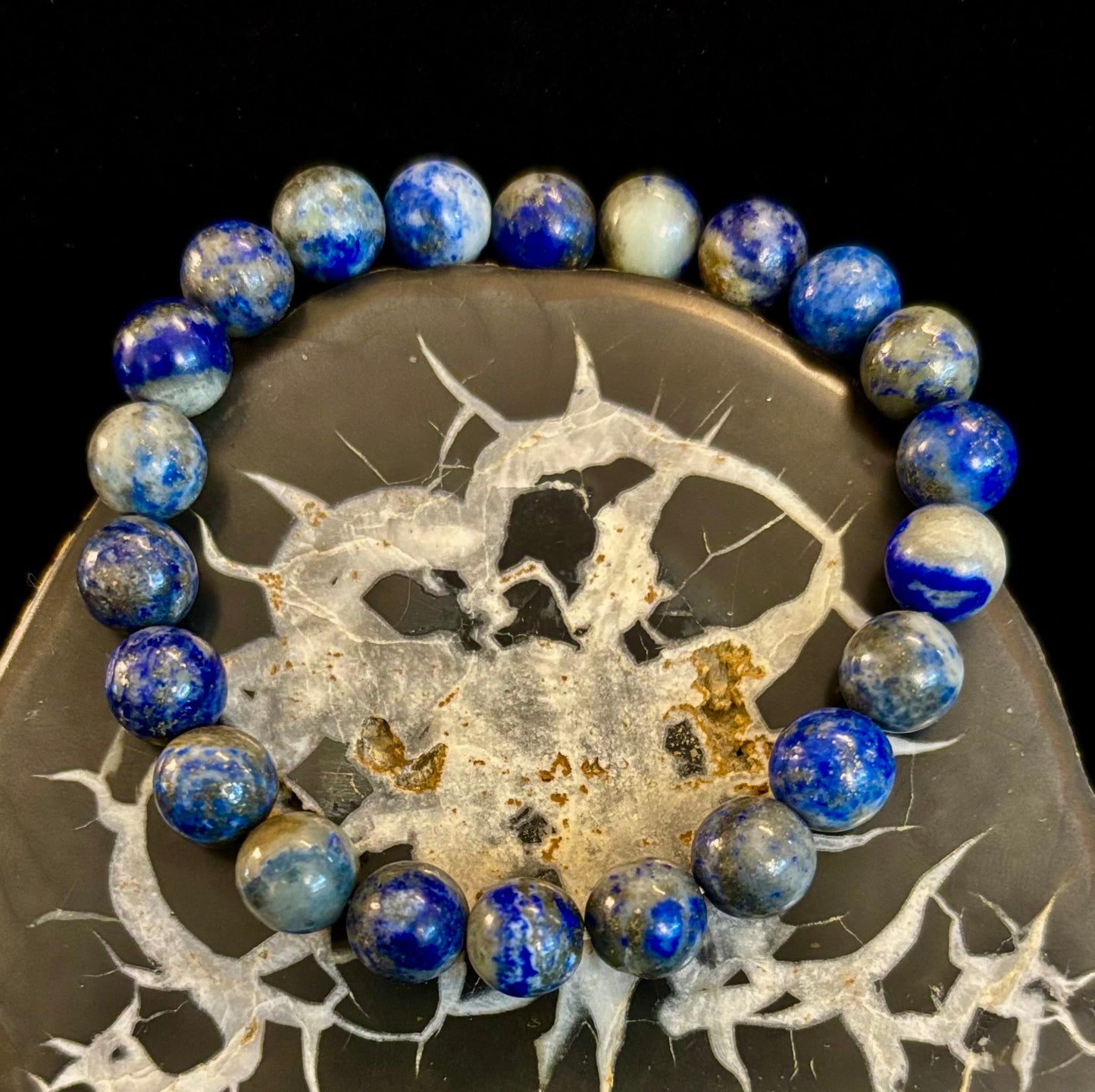 Lapis Lazuli Healing Bracelet – Wisdom, Truth & Inner Strength