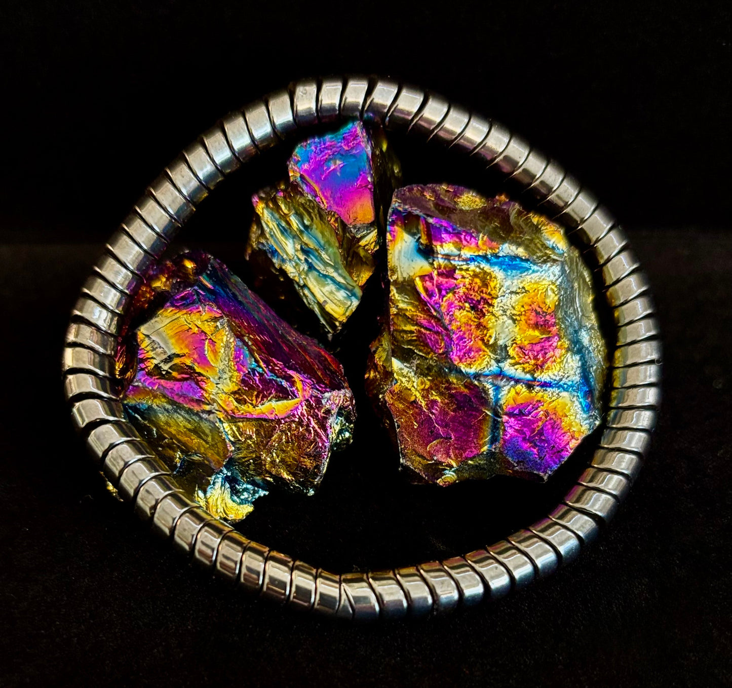 🐍 Snake Bone Style Hematite Bracelet – Bold & Modern Power Piece